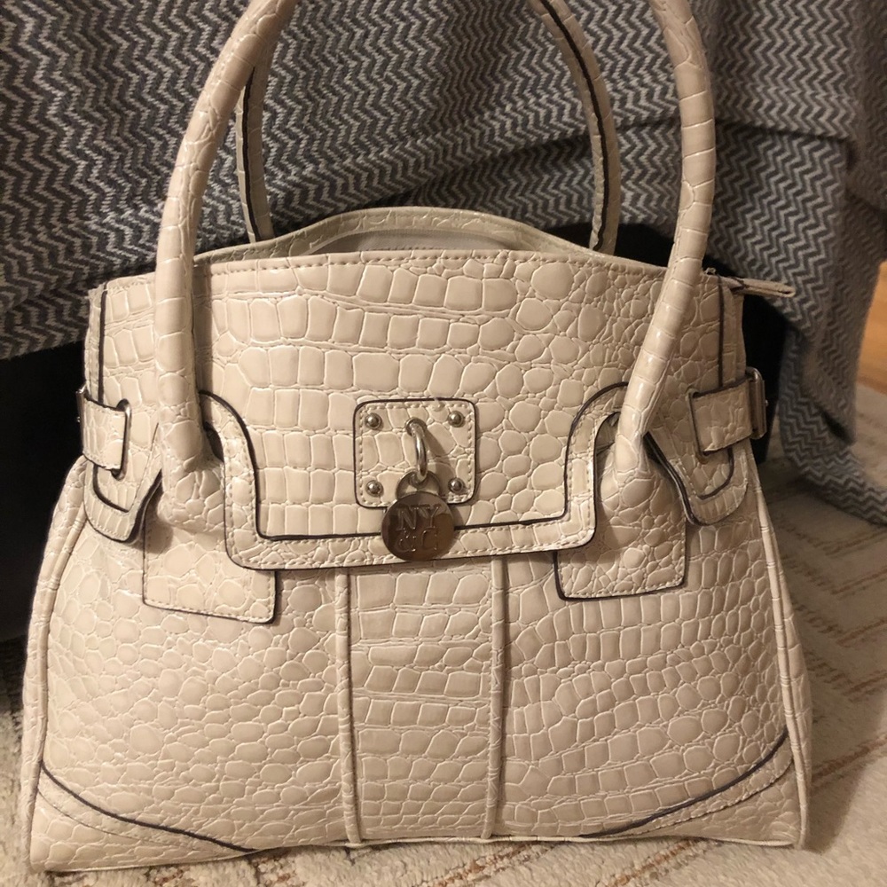 Off white beautiful bag